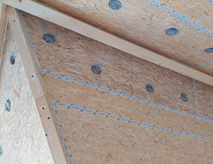 Zateplení dřevostavby pomocí celulózové foukané izolace